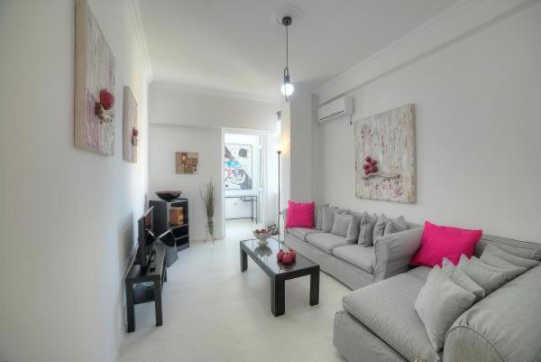 Cosy Apartment In Glyfada Center Афіни Екстер'єр фото